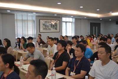 帽廠(chǎng)年中會(huì )議總結