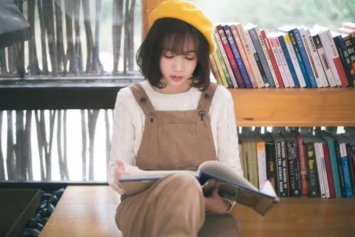 在圖書(shū)館戴的帽子